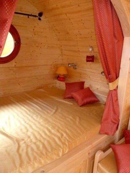 Le Chalet Du Chemin Et Sa Roulotte Berviller-en-Moselle Quarto foto